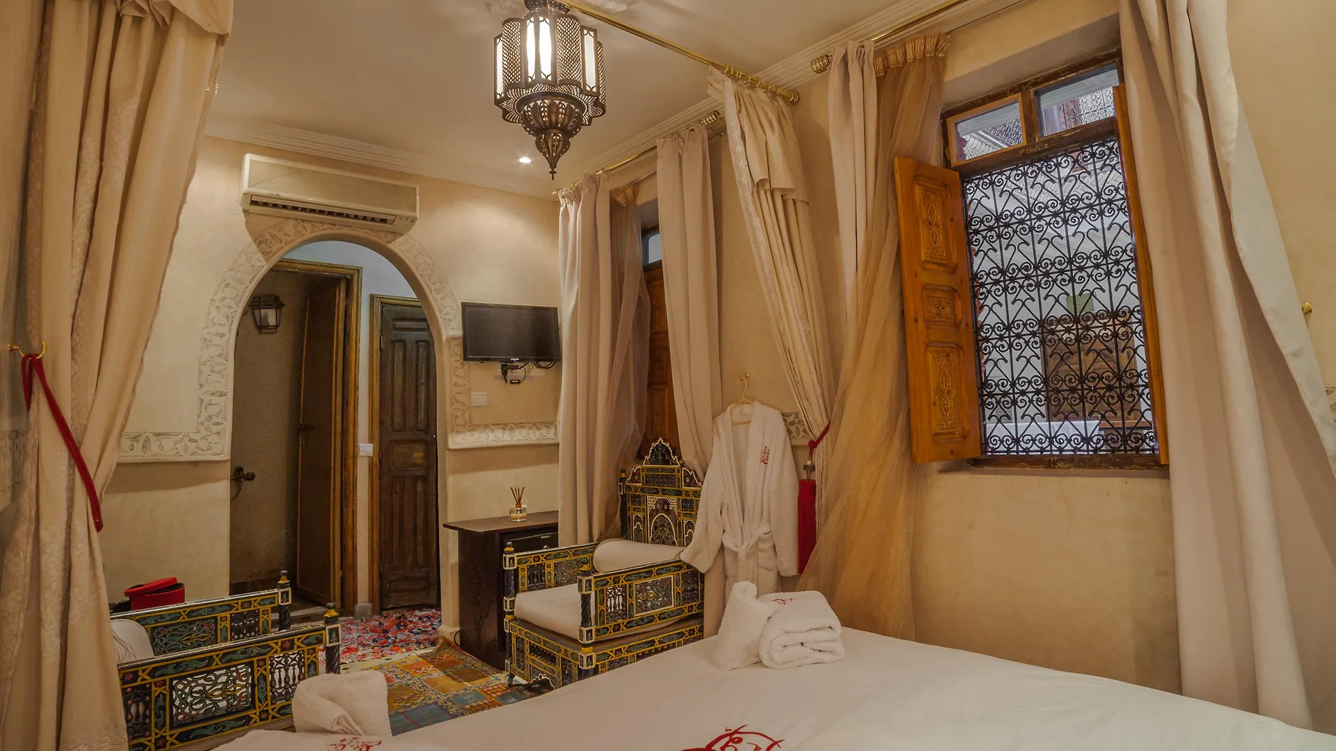 Риад Отель Dar Ikalimo Marrakech Марракеш